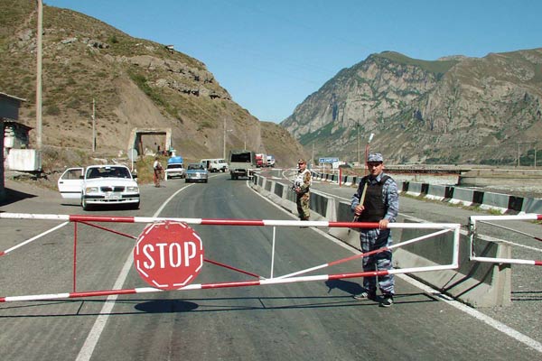 Russia-Georgia crossing reopens 
